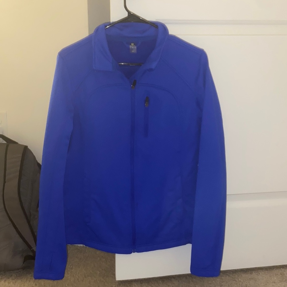 Don’t wear anymore! Worn 2-3x max! Amazing condition- very nice jacket.